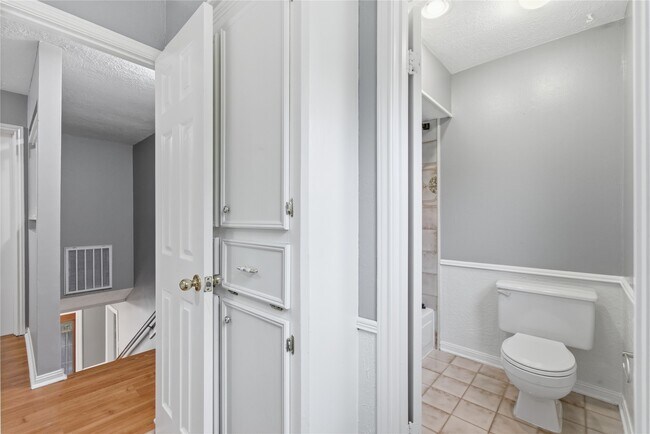 Building Photo - 12635 Ivyforest Dr