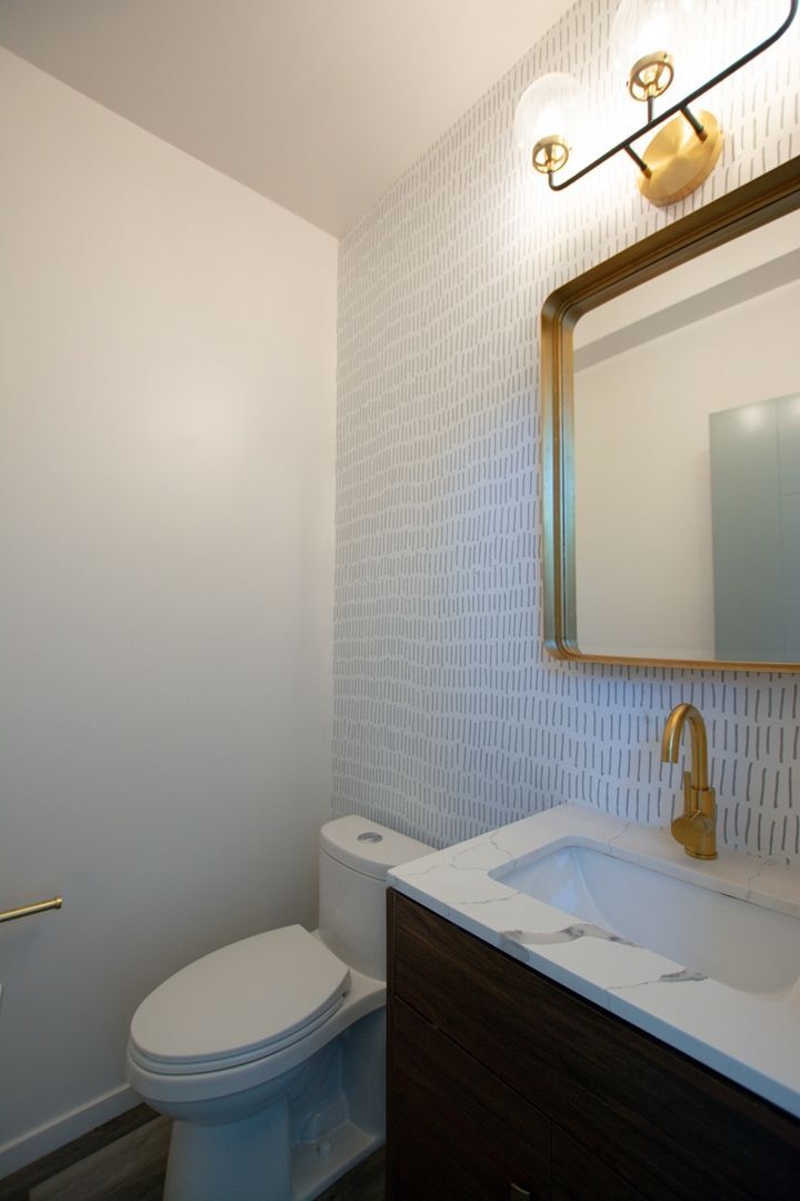 Building Photo - 5253 Fauntleroy Wy SW