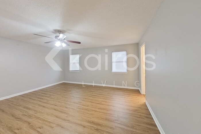 Building Photo - 5721 Old Hickory Rd