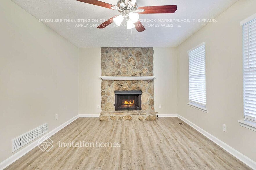 Building Photo - 6556 Willow Ln