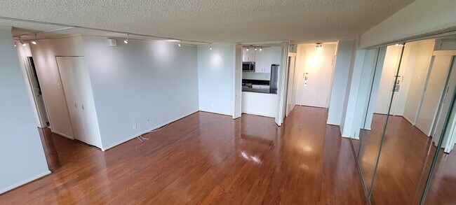 Building Photo - 3883 Turtle Creek Blvd
