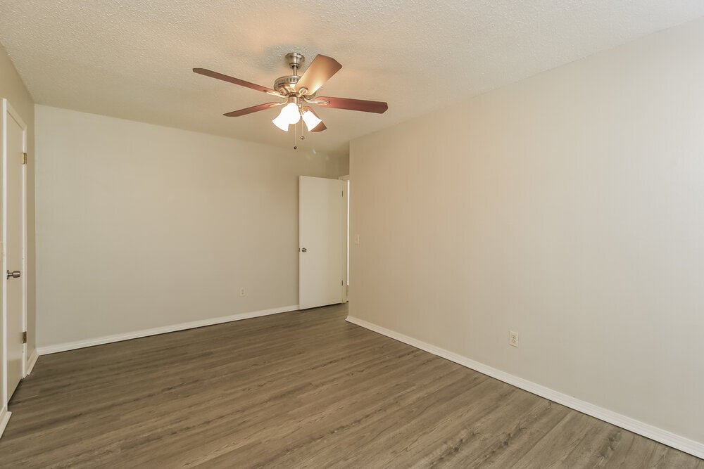 Building Photo - 1808 SE 13th St