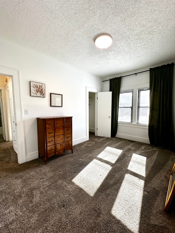 Building Photo - 236 S Charles St