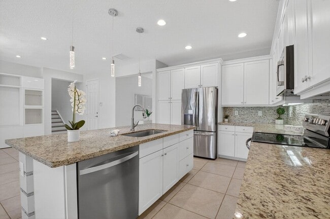 Building Photo - 8101 Ironstone Dr