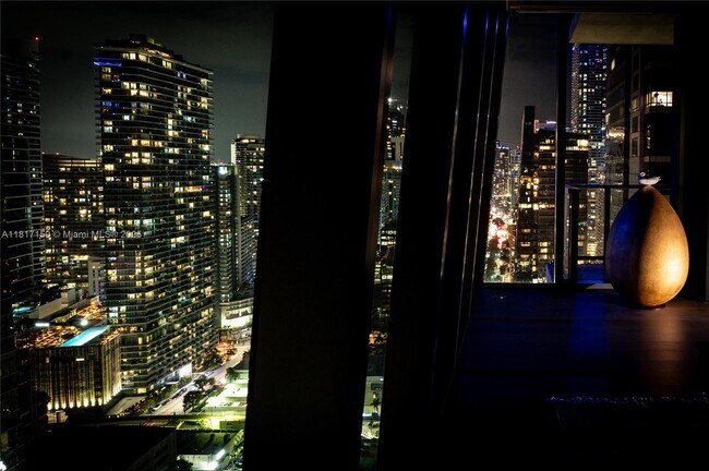 Building Photo - 1451 Brickell Ave