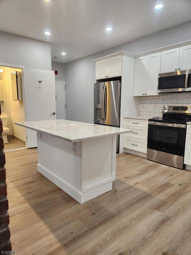 Building Photo - 111 Mulberry St