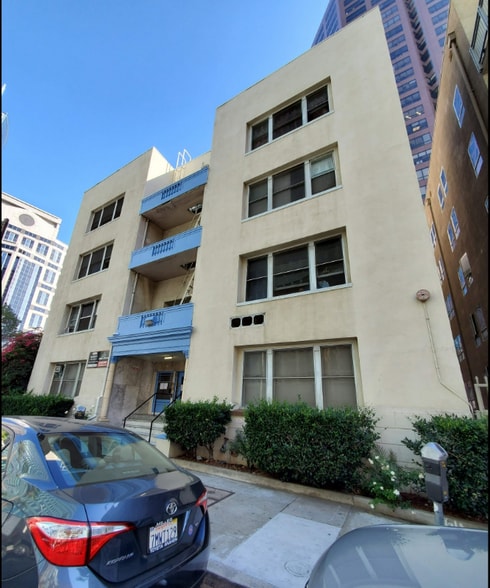 Building Photo - 1026 Ingraham St