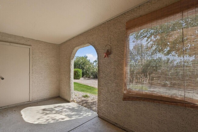 Building Photo - 9450 N 94th Pl