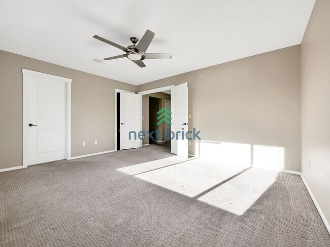 Building Photo - 5 Bed and 3.5 Bath Single-family Home is A...