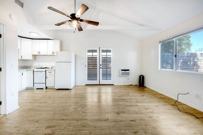 Building Photo - 2707 Robertson St