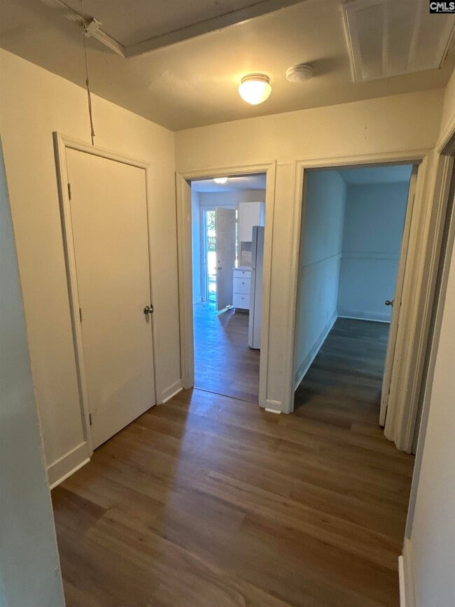 Building Photo - 2327 Laurie St