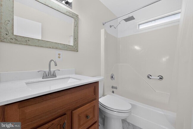 Building Photo - 3149 Southfield Dr