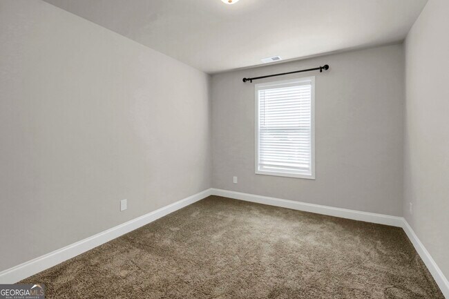 Building Photo - 340 McGiboney Ln
