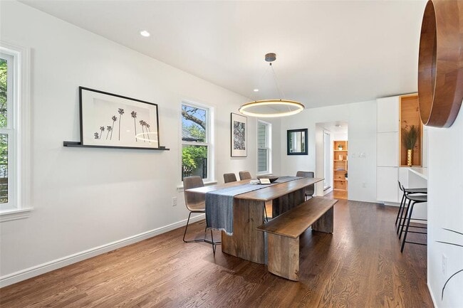 Building Photo - 2202 Montclaire St