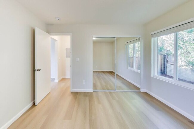 Building Photo - 451 Ruth Ct