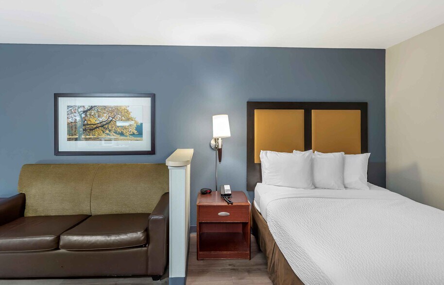 Building Photo - Furnished Studio-Denver - Tech Center - Ce...