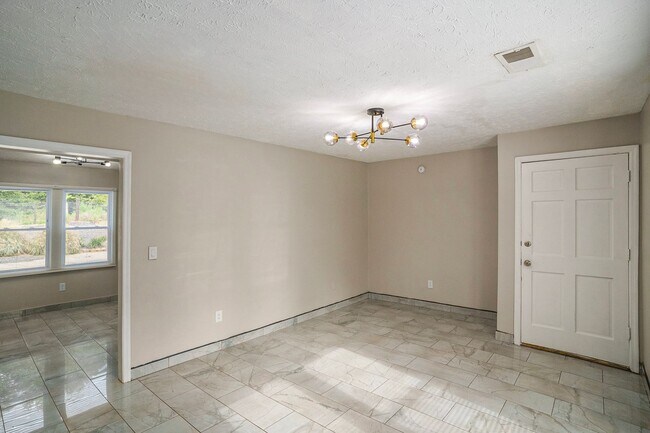 Building Photo - 9285 Cedar Ridge Dr NW