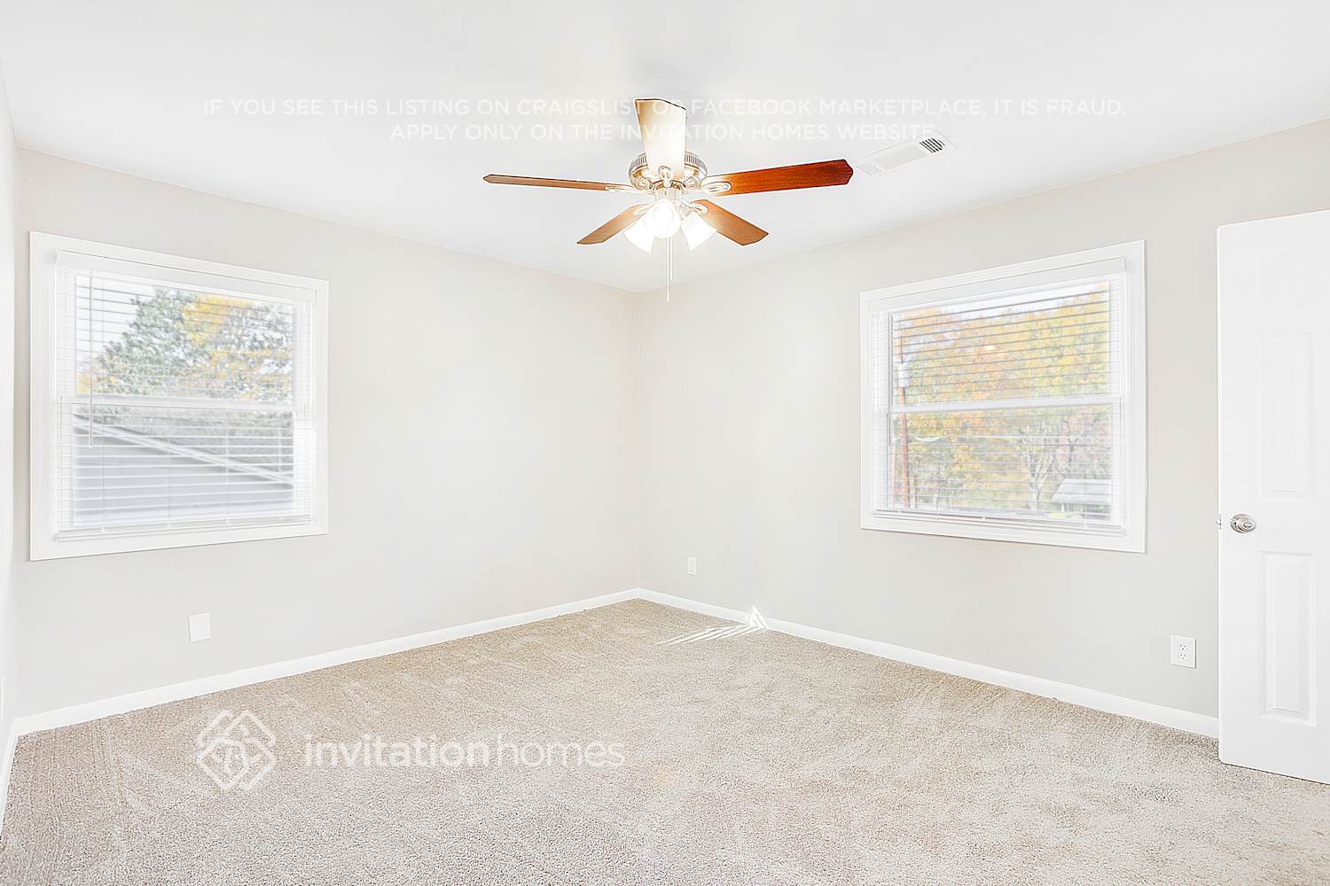 Building Photo - 2355 Collier Dr