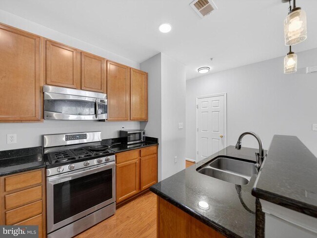 Building Photo - 6055 Wicker Ln
