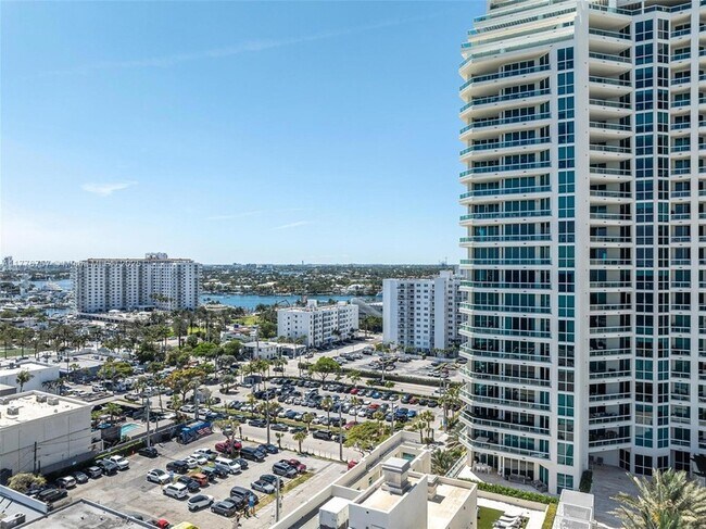 Building Photo - 101 S Fort Lauderdale Beach Blvd