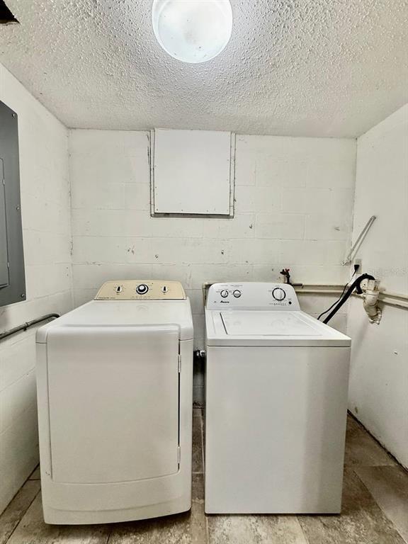 Building Photo - 2406 S 69th St