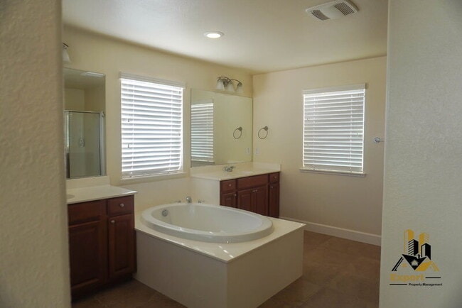 Building Photo - 2297 Big Creek Way