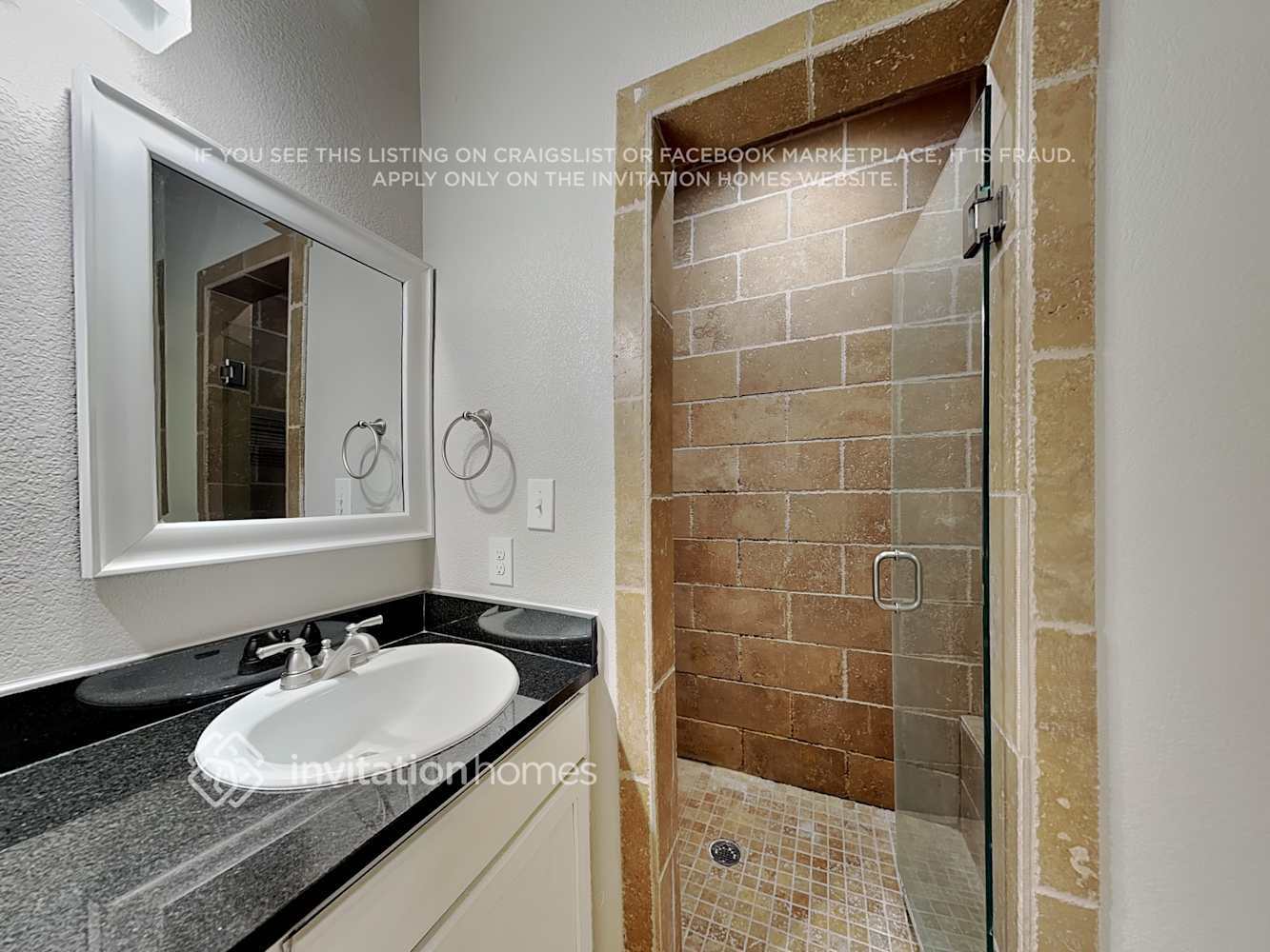 Building Photo - 10204 Thomas Ln