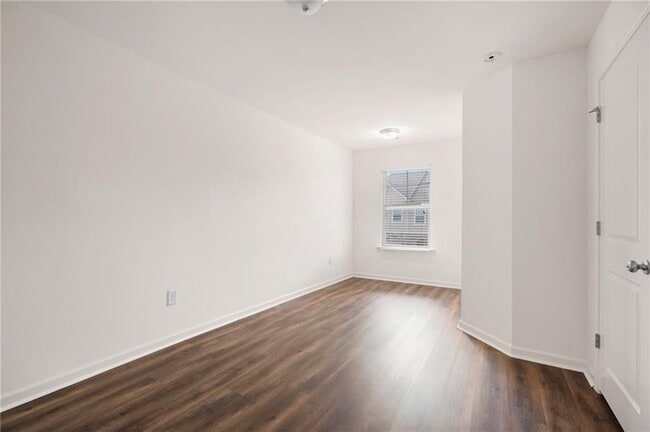Building Photo - 4915 Longview Walk