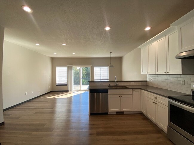 Building Photo - 4310-4312 N Centennial Ln