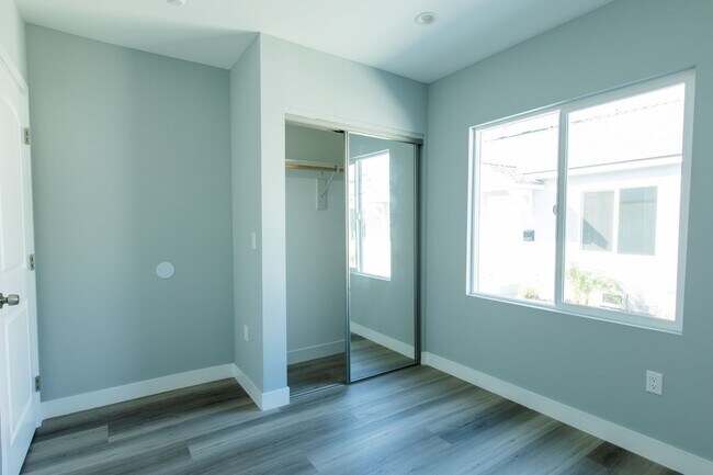 Building Photo - 3BD/ 1 BA - Section 8 Voucher Accepted!!!
