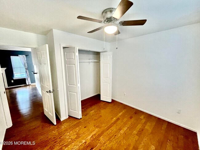Building Photo - 220 Middie Ln