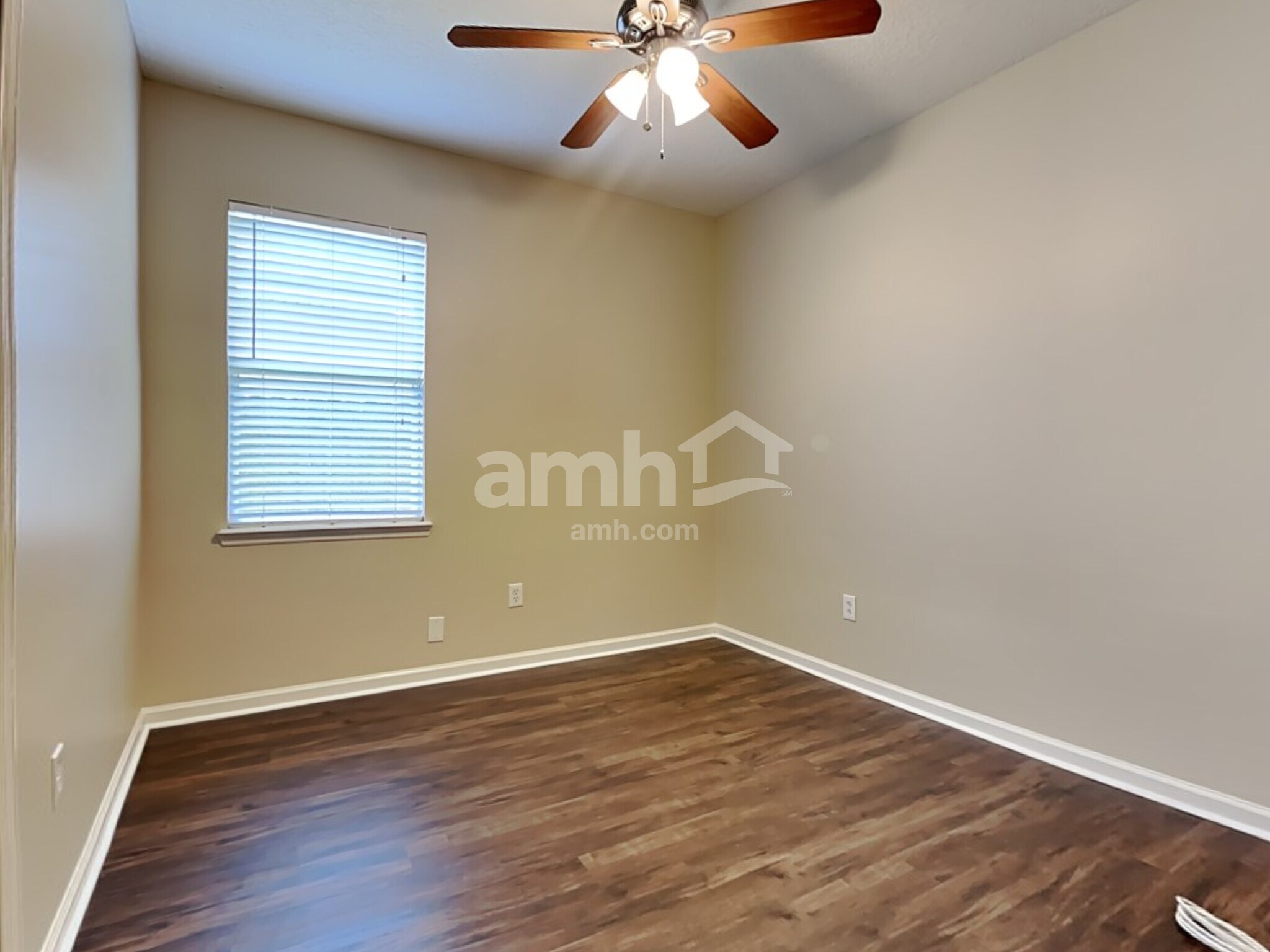 Building Photo - 658 Southland Ln