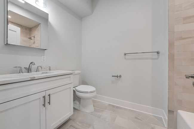 Building Photo - 658 Grand St