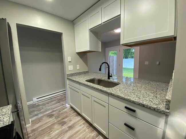 Building Photo - 307 Forest Ln
