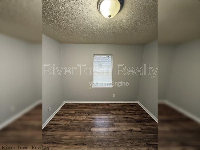 Building Photo - 3046 Sinclair St