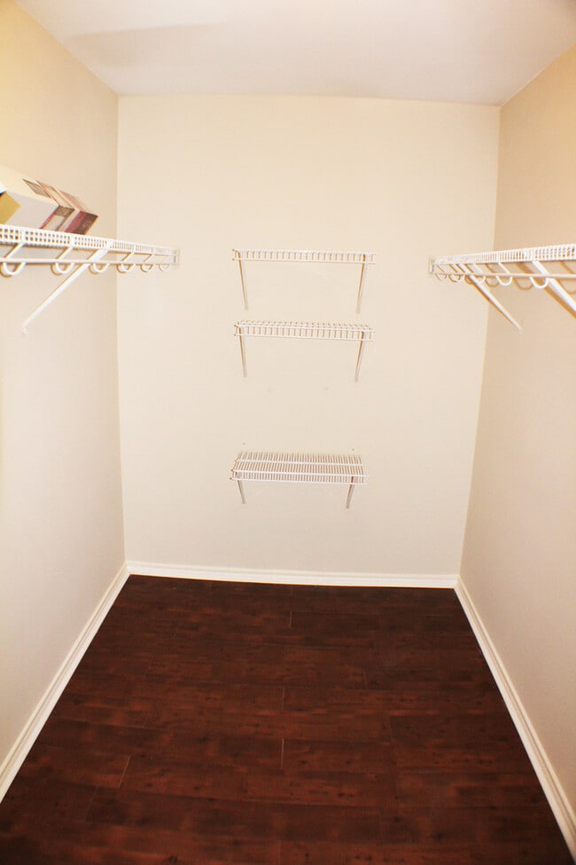 Building Photo - Great One story home in Enclave and Willow...