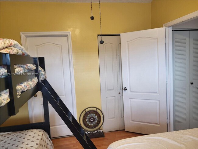 Building Photo - 820 NE 212th Terrace