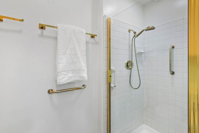 Building Photo - Elegant Furnished Penthouse Retreat with Treetop Views