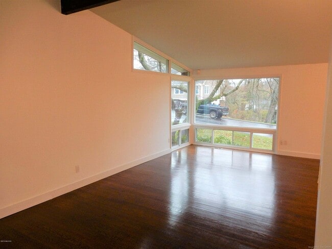 Building Photo - 4 Split Timber Pl