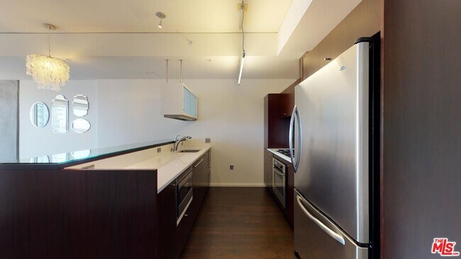 Building Photo - 1155 S Grand Ave