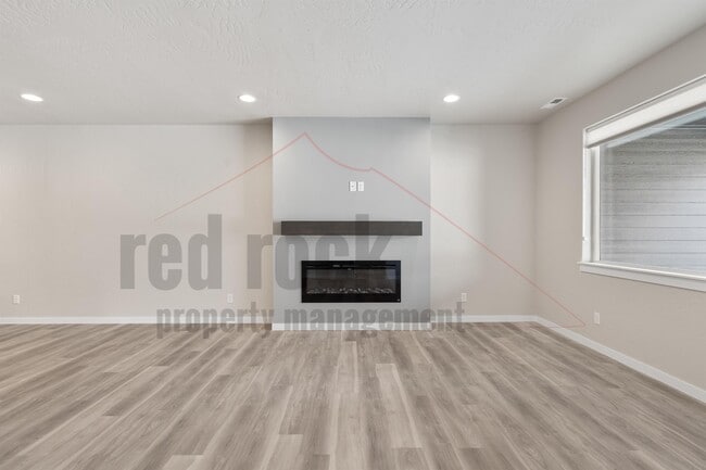 Building Photo - 1309 N Tschirley Rd