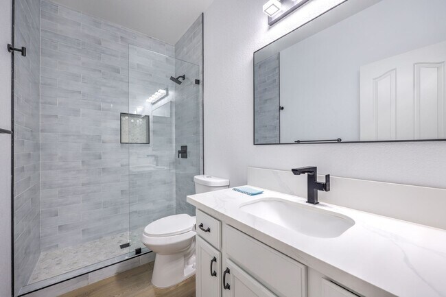 Building Photo - Beautiful 4BR / 3BA Corner-Lot Home with Designer Finishes