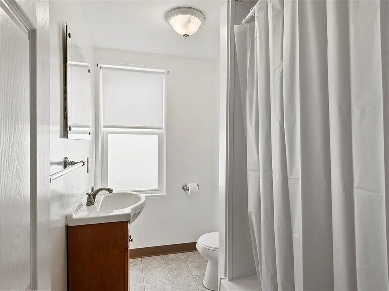 Building Photo - 115 Sagamore Ave