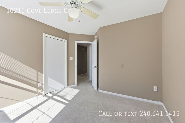 Building Photo - 10211 Cove Ledge Ct