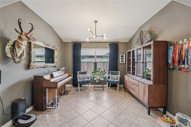 Building Photo - 3303 Vineyard Trail