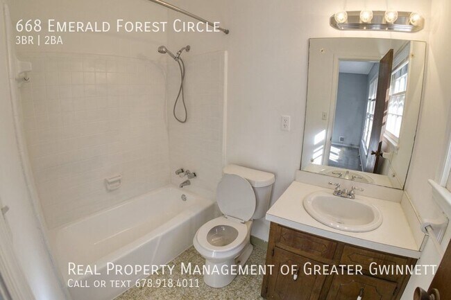 Building Photo - Beautiful Ranch Home with Sky Lights and L...