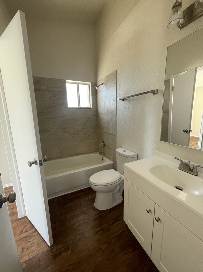 Building Photo - 1540 Raphael Cir