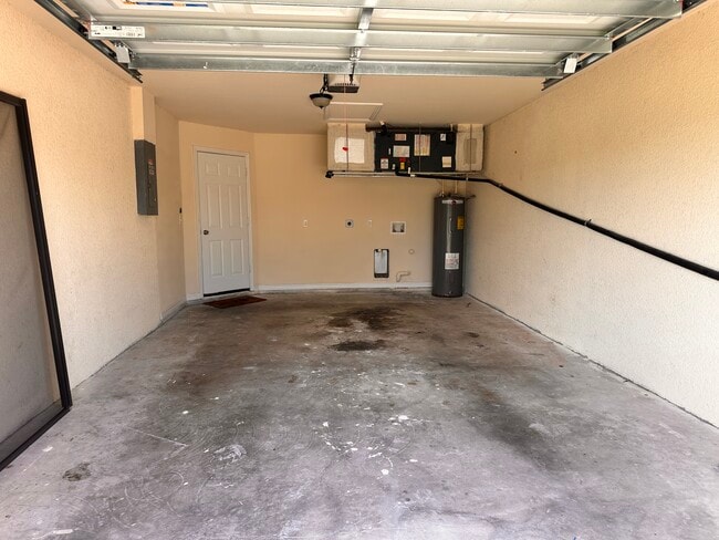 Building Photo - 1405 SE 10th Terrace