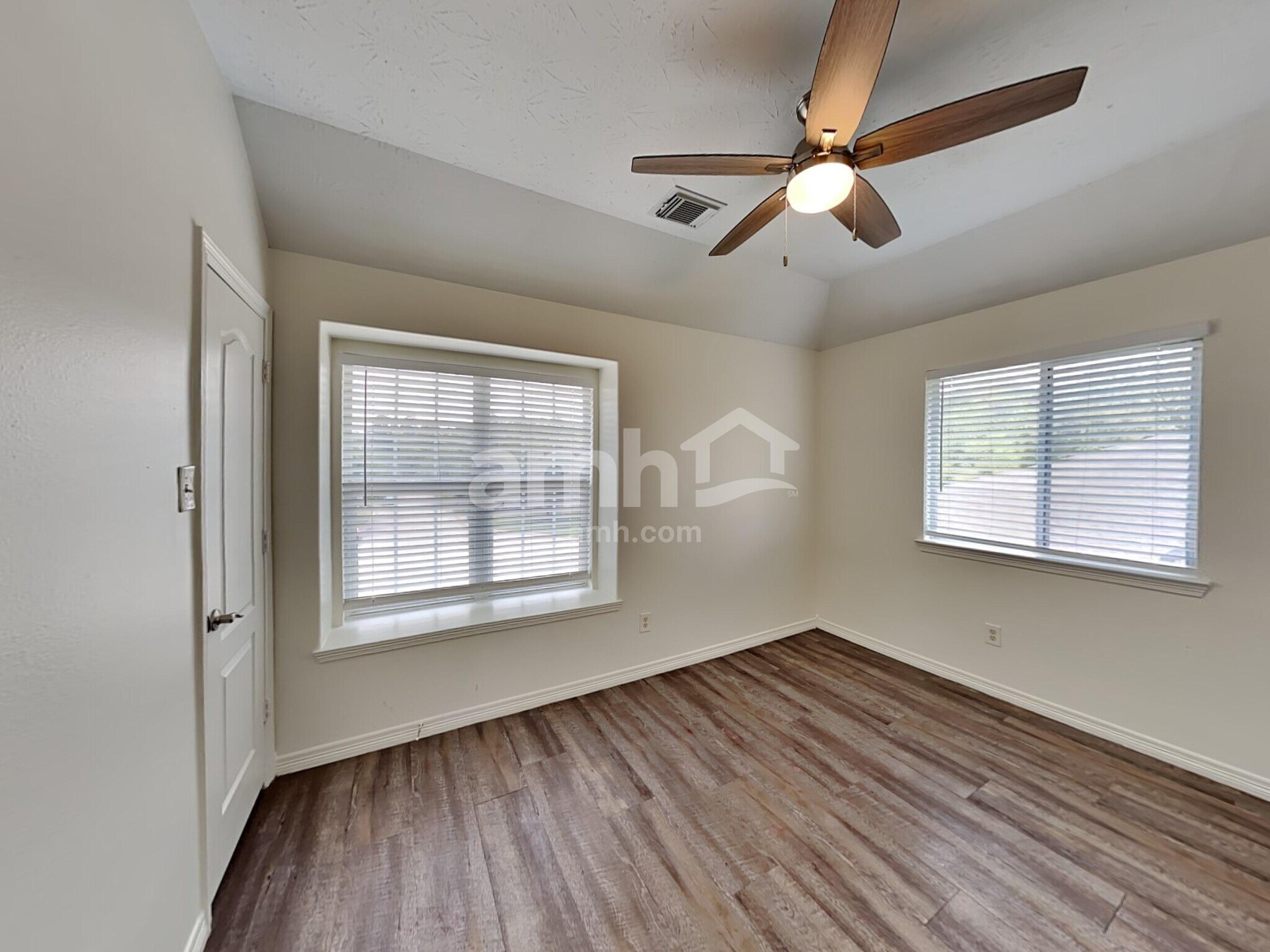 Building Photo - 30507 N Sulphur Creek Dr