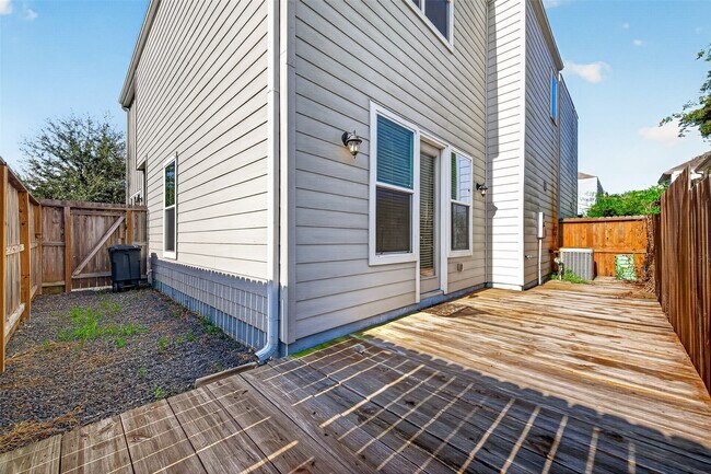 Building Photo - 8802 Hollister Pine Ct